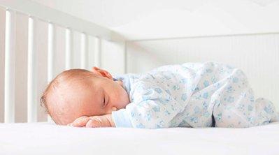 How to choose a baby cot