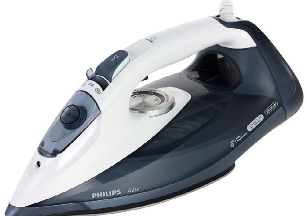 Philips глади по отношение на съотношението цена / качество Philips GC4902 / 20 Azur